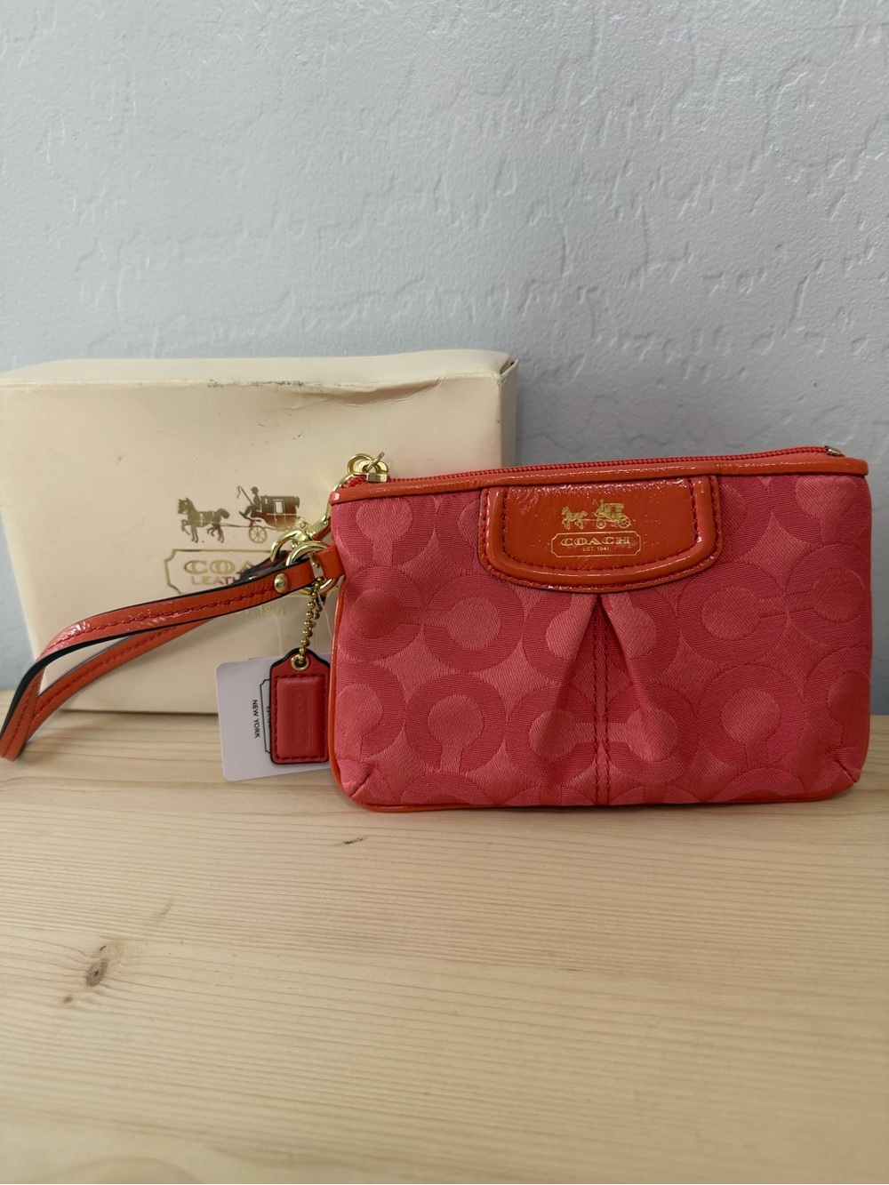 Vintage Y2K-era Coach Madison Op Art Signature Pleated Wristlet - Picture 7 of 7